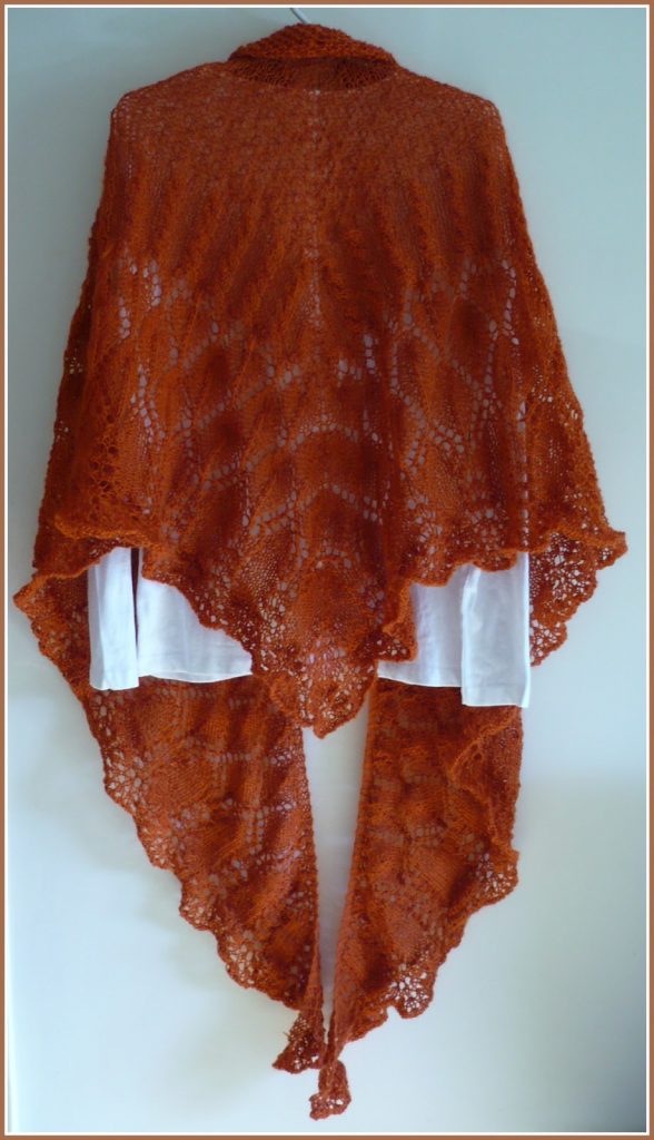 Angora Ram duża chusta na drutach